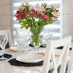 2 Bedroom Gorgeous In Σπίτι διακοπών