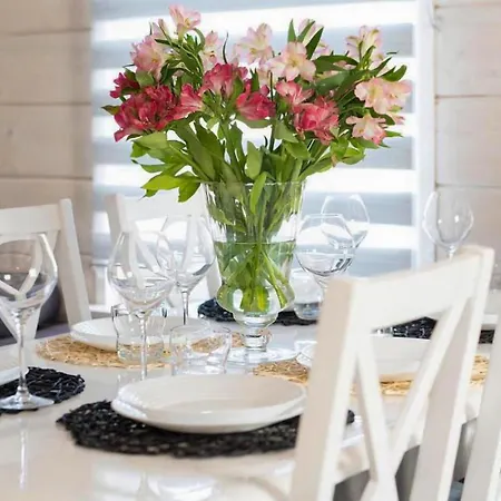 2 Bedroom Beautiful In Сasa de vacaciones