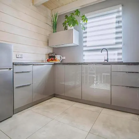 2 Bedroom Cozy In Nyaraló