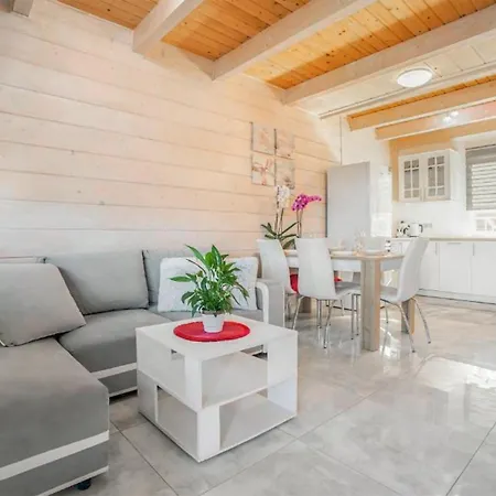 2 Bedroom Beautiful In * Kołczewo