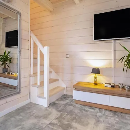 2 Bedroom Cozy In Nyaraló Kołczewo