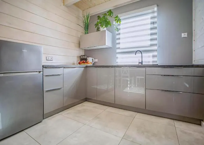 2 Bedroom Beautiful In Hébergement de vacances