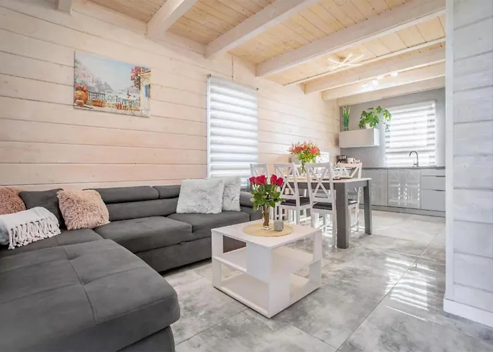 2 Bedroom Beautiful In Hébergement de vacances Kołczewo