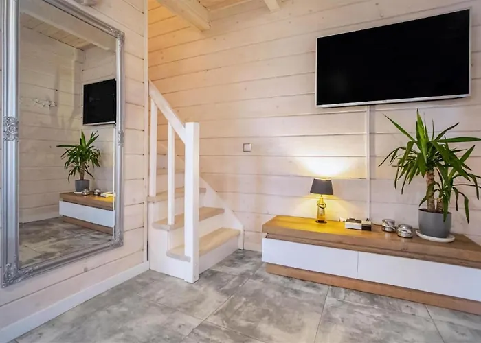 2 Bedroom Beautiful In Hébergement de vacances Kołczewo