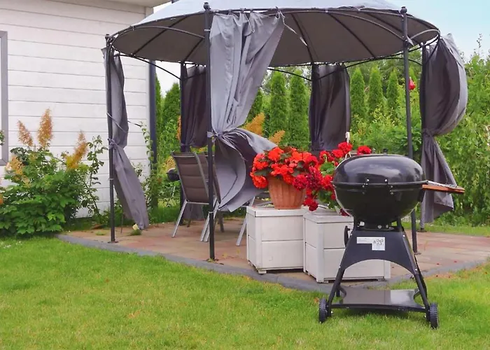 2 Bedroom Beautiful In Hébergement de vacances *